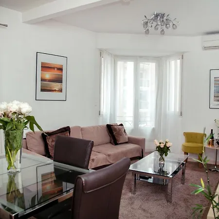 Anaza Apartment