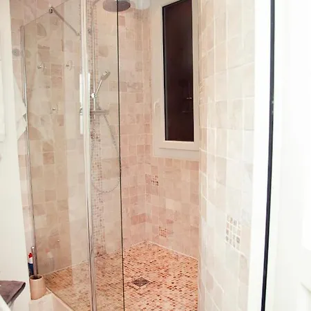Anaza Apartment
